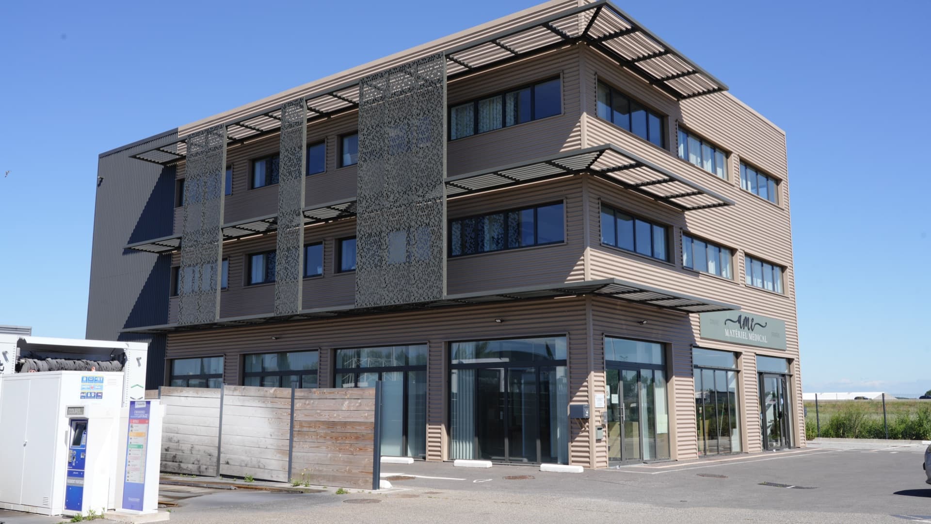 Batiment tertiaire R+2