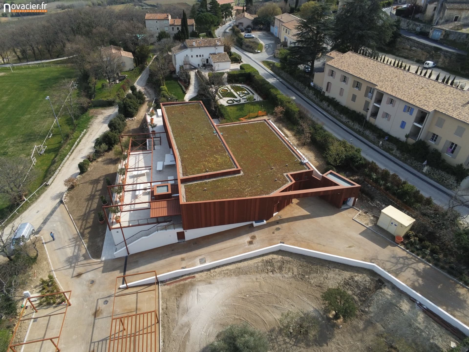 Bâtiment culturel SCAD - bardage et structure Corten - vue 3