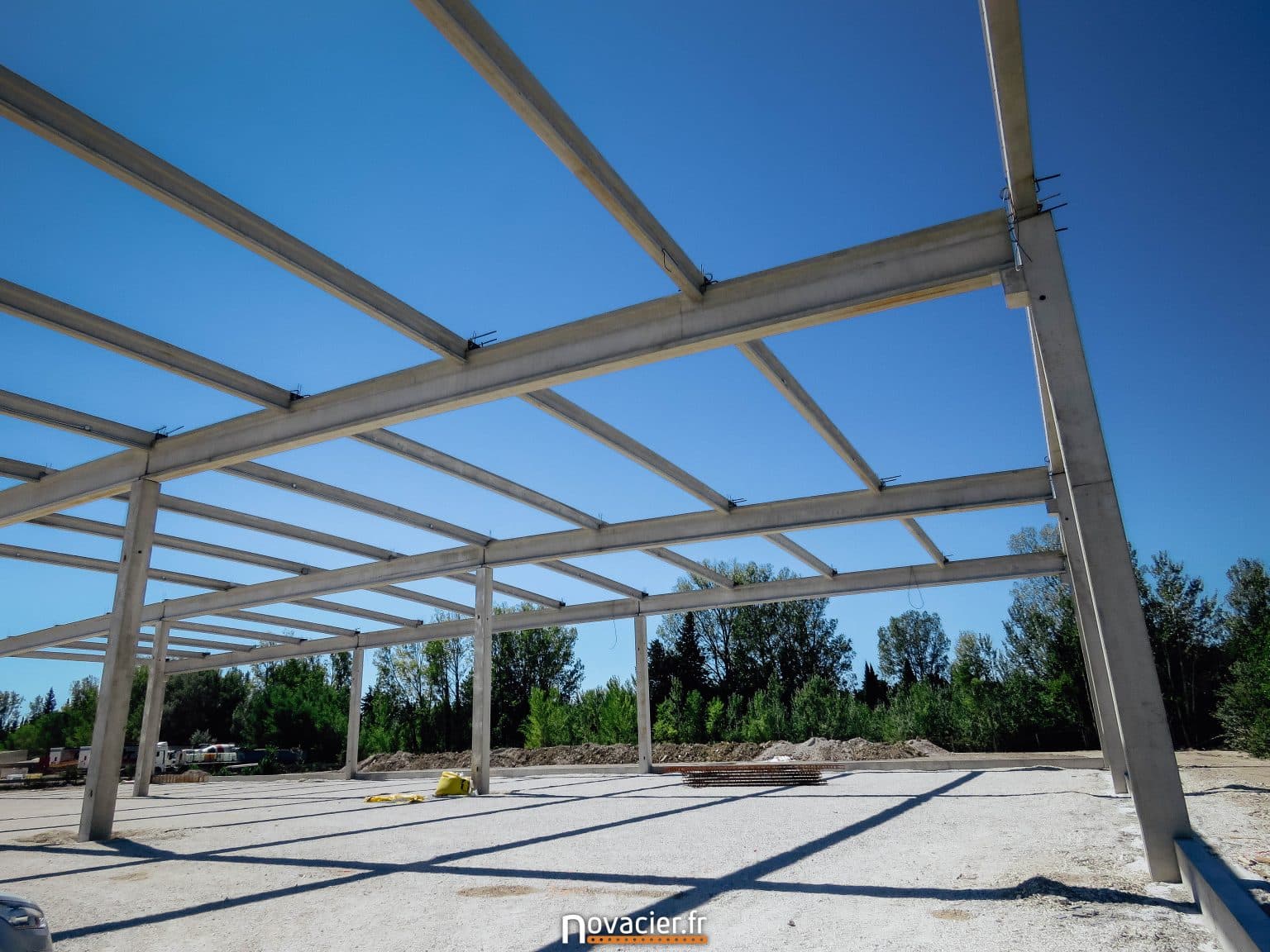 Permis de construire pour un hangar agricole en Vaucluse : ce que dit le PLU