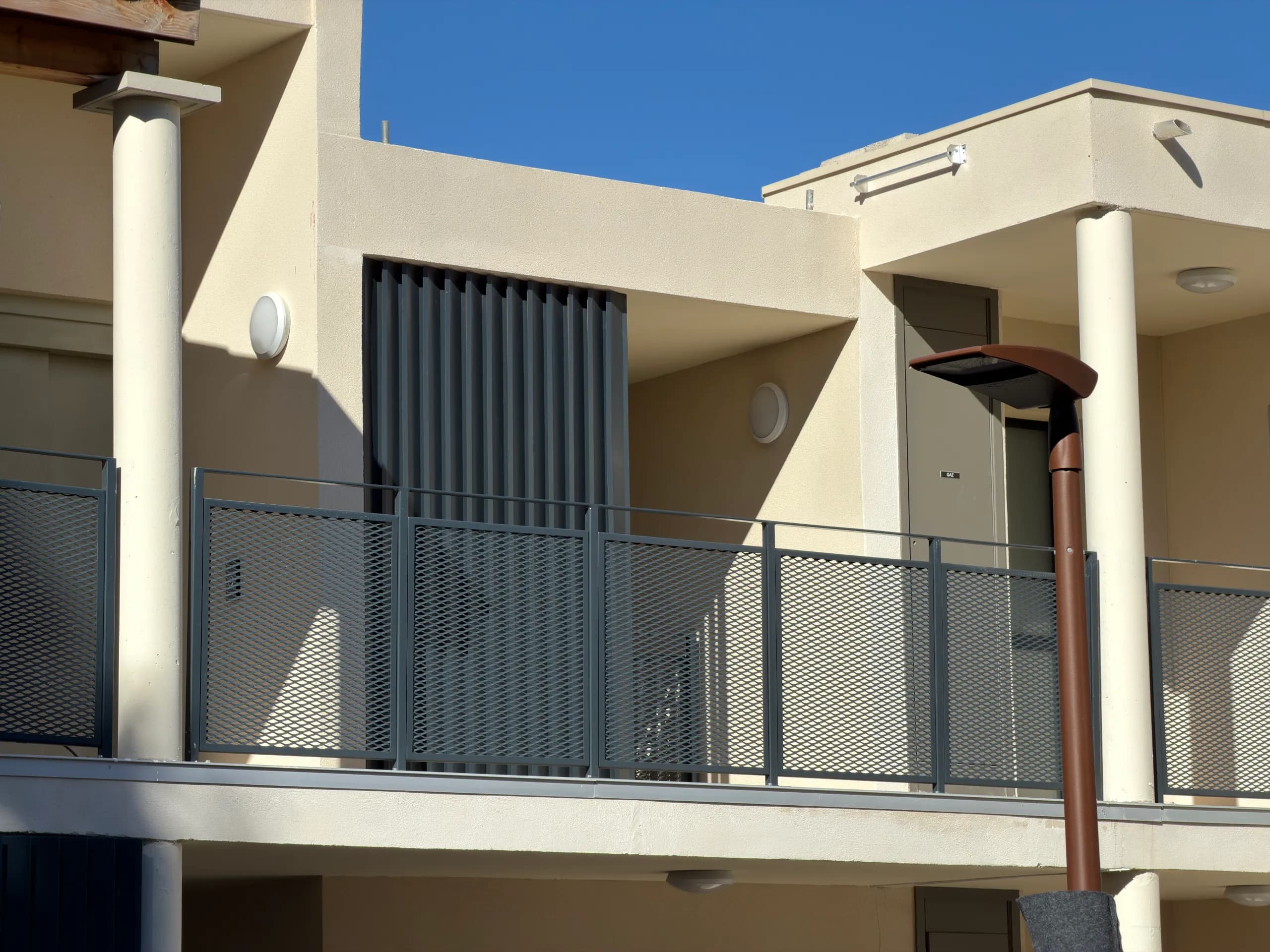 32 logements - garde-corps et des brise-vue. - vue 2